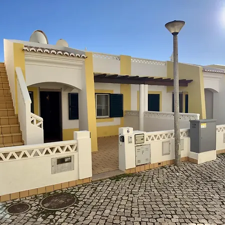 In With Private Pool Dom wakacyjny