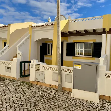 In With Private Pool Holiday home